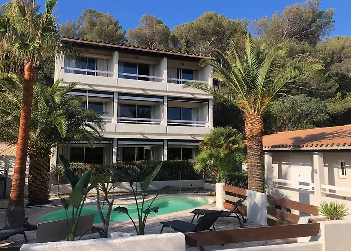 De La Otel 2*