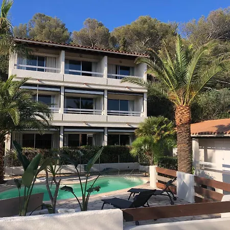 De La Otel 2*